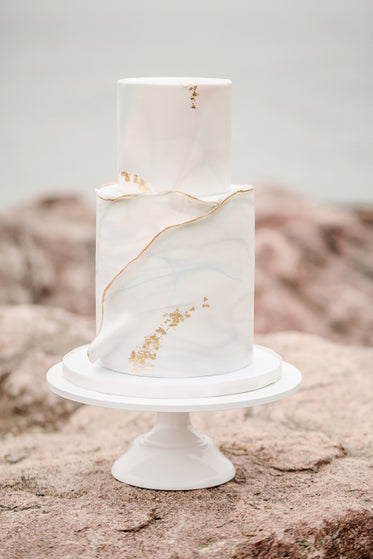 gold and marbled wedding cake