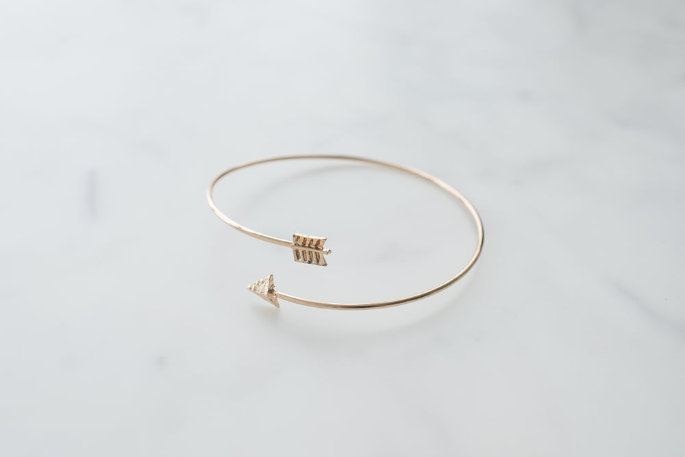 gold arrow bracelet