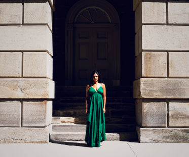 green summer fashion in city shadows