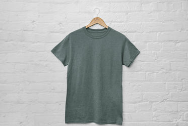 Free Grey T-Shirt Photo — High Res Pictures