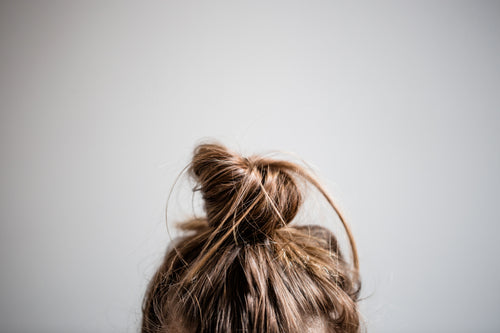 hair in messy bun