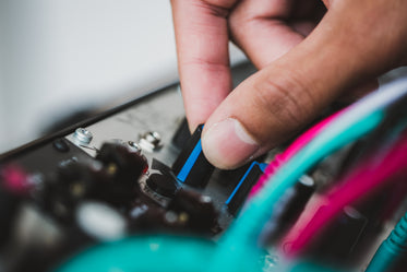 High Res Hands Knob Synth Picture — Free Images