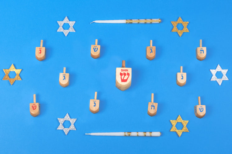 hanukkah-flatlay.jpg?width=746&format=pjpg&exif=0&iptc=0