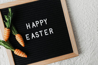 happy easter sign