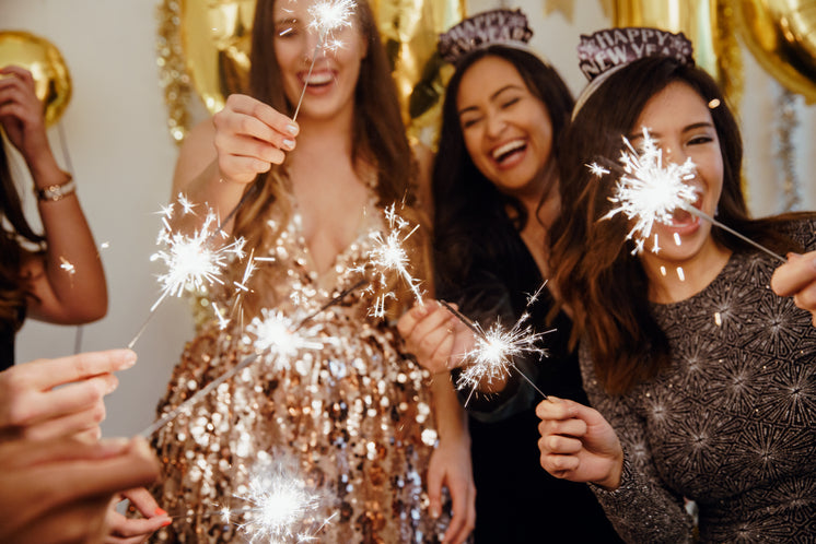 happy-new-year-sparklers.jpg?width=746&f