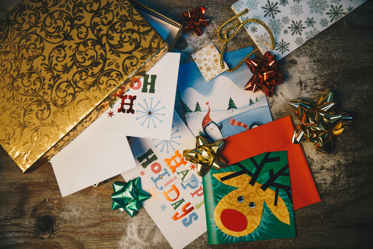 holiday-cards-gift-wrap.jpg?width=746&fo