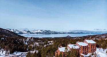 hotel that views the mountain lake