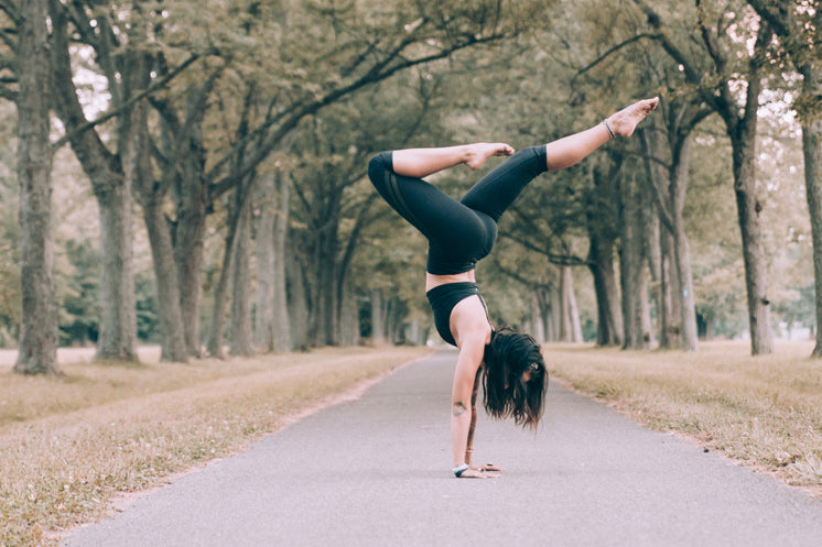 incredible-balance-yoga-posing.jpg?width=746&format=pjpg&exif=0&iptc=0