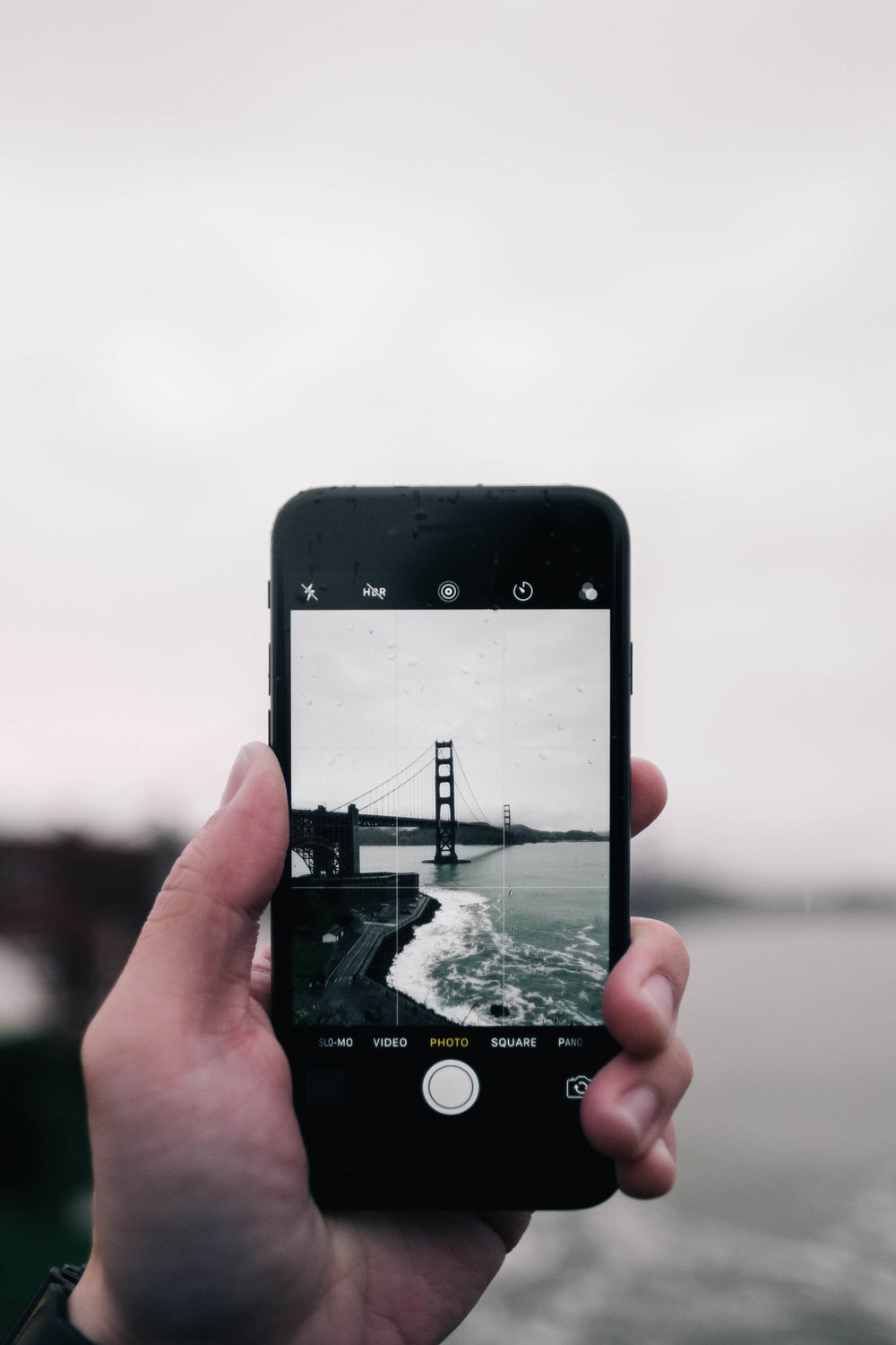 fotografia da ponte golden gate em um iphone