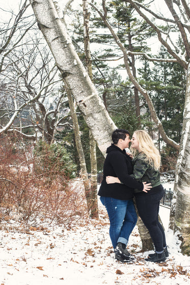 kiss under a tree