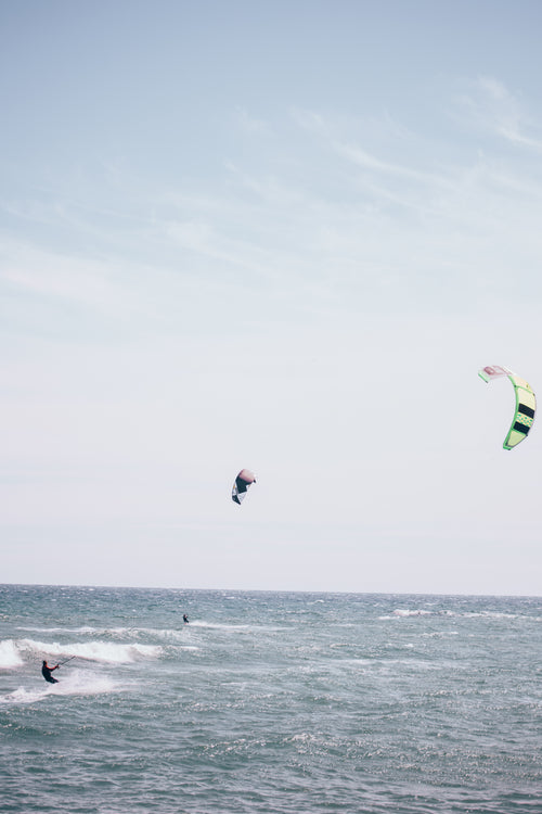 kite surfing waves