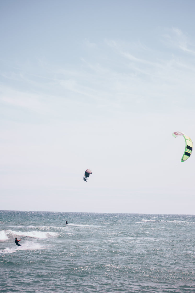 Kite Surfing Waves