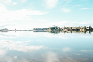 lake mirror effect