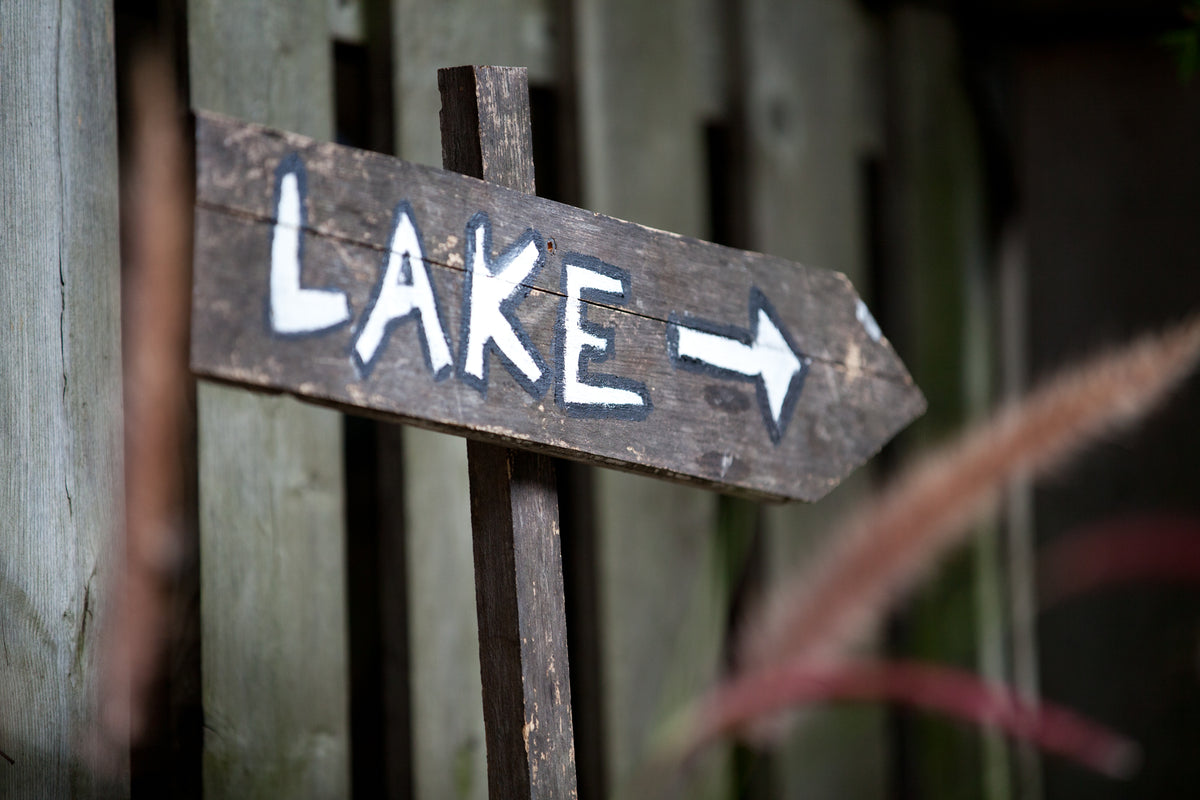 lake this way sign
