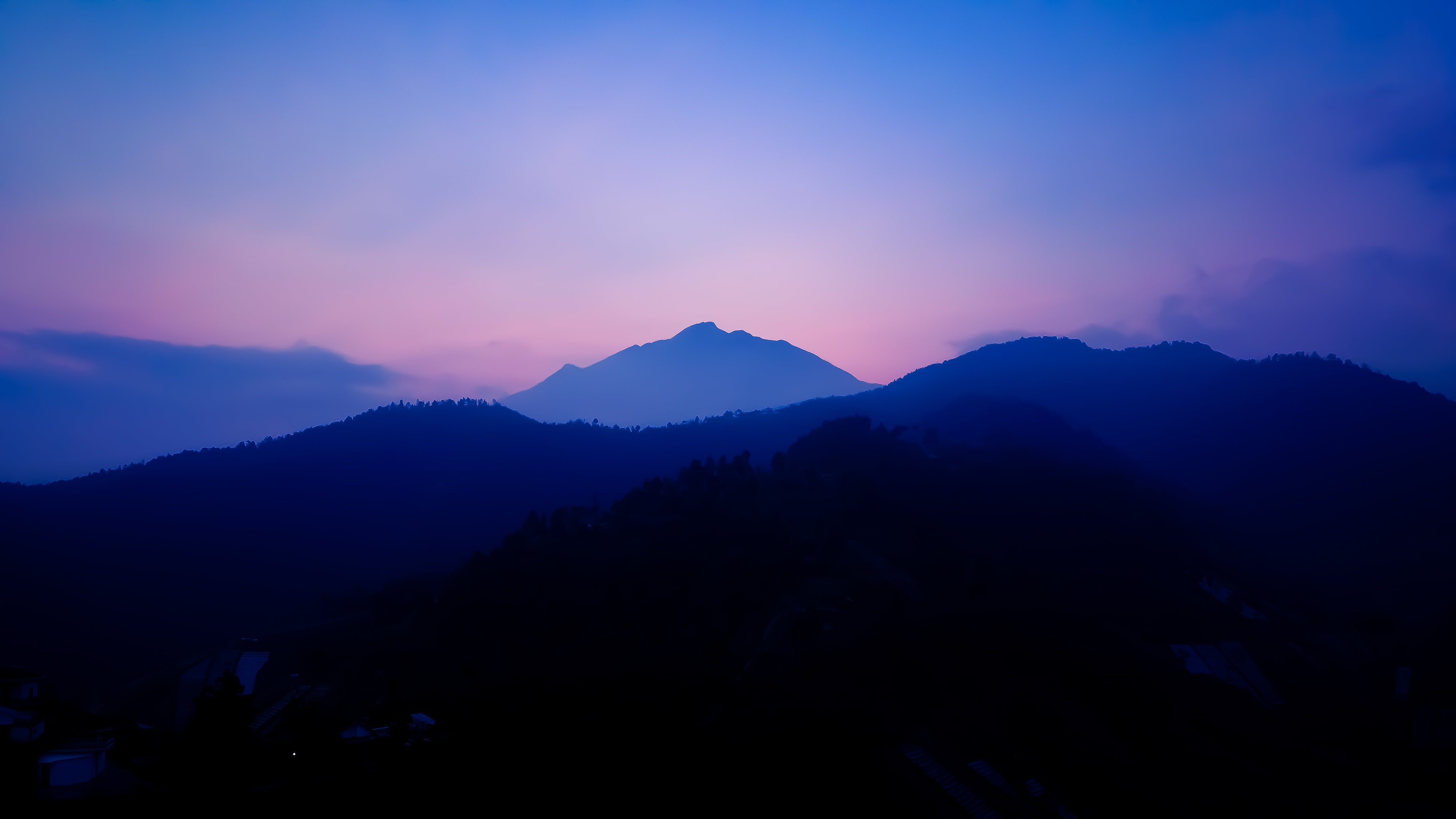 The Sunset In Brick Hill In Hk Stock Photo - Download Image Now -  Apartment, Blue, Business - iStock