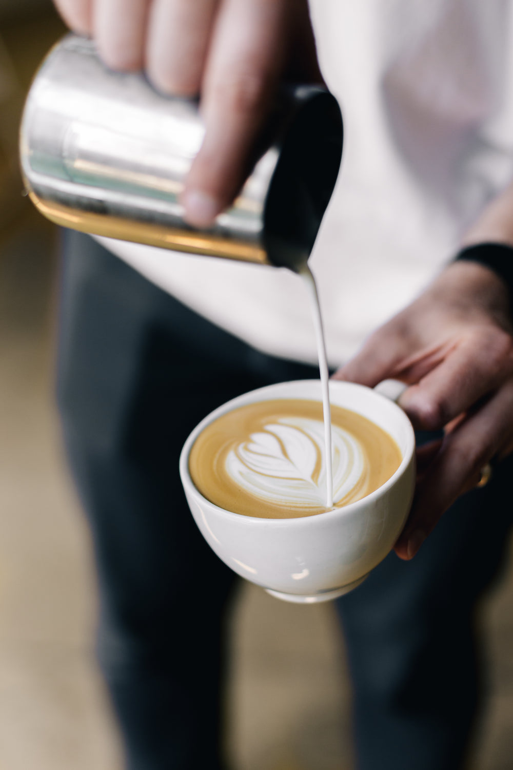 latte art pour portrait