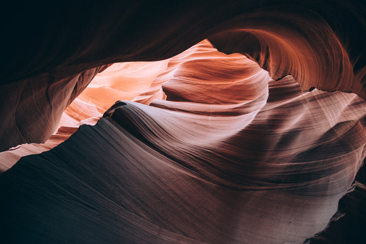 light-and-curves-inside-canyon.jpg?width=746&format=pjpg&exif=0&iptc=0