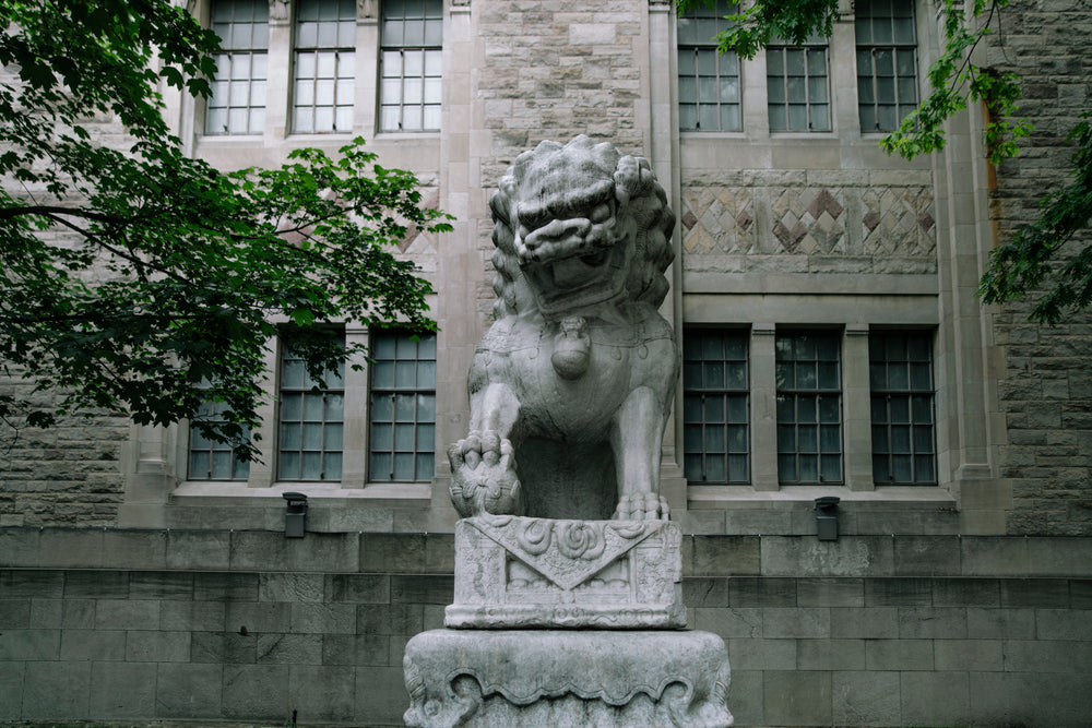 lion statue