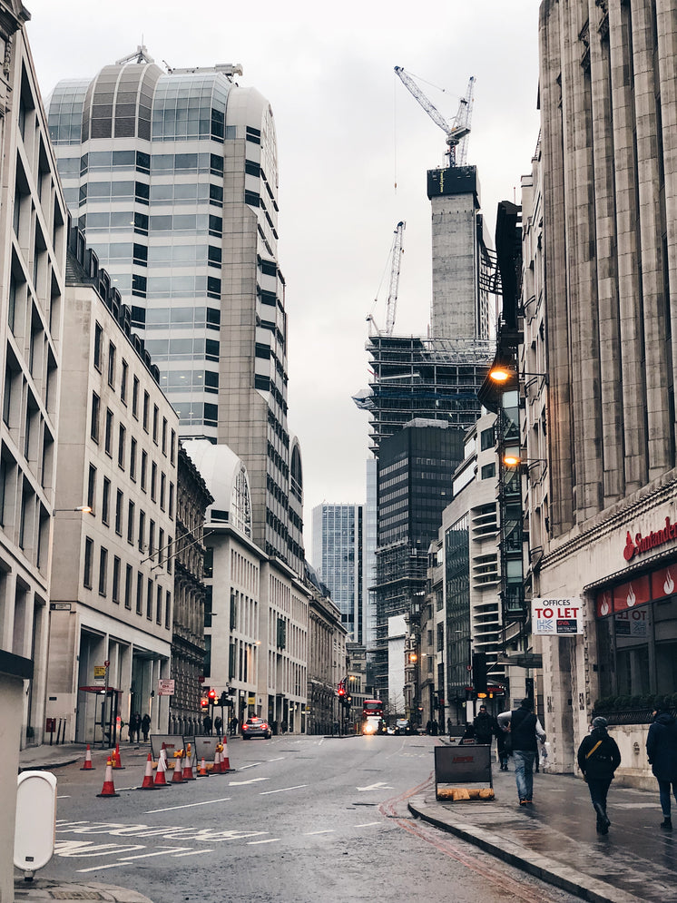 london-street-intersection.jpg?width=746