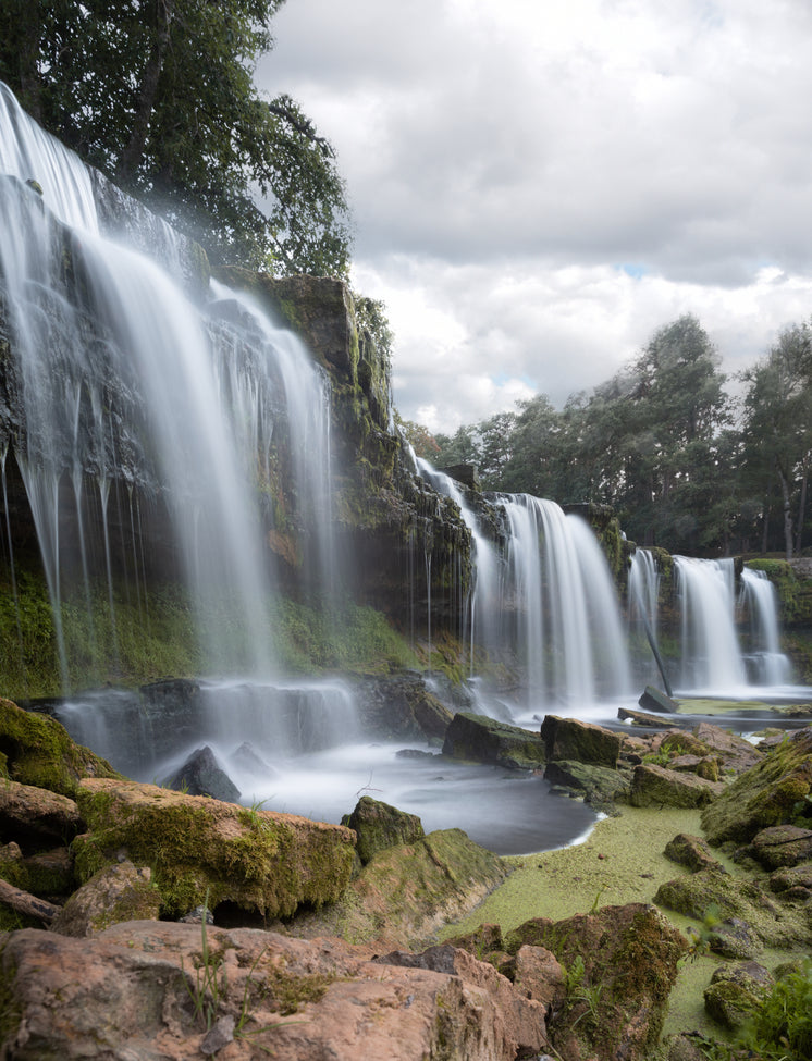 long-exposure-of-a-waterfall-in-nature.j
