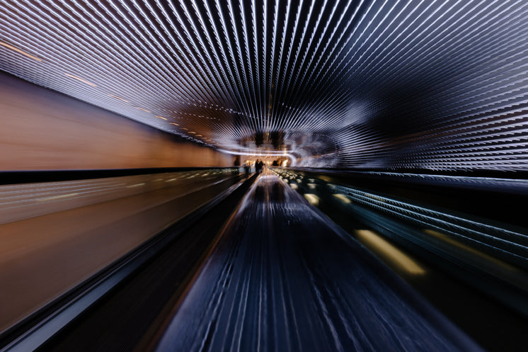 long-exposure-on-a-moving-escalator.jpg?width=746&format=pjpg&exif=0&iptc=0