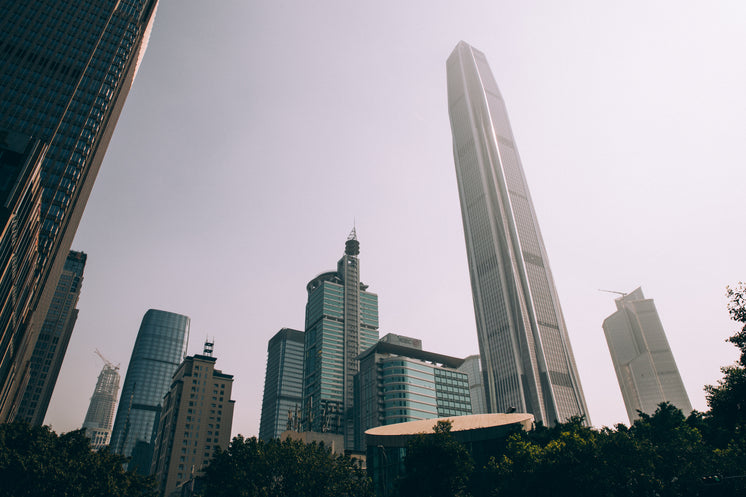 looking-up-at-fading-buildings.jpg?width=746&format=pjpg&exif=0&iptc=0