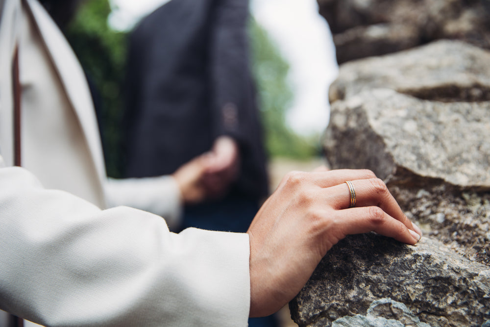 love hand holding