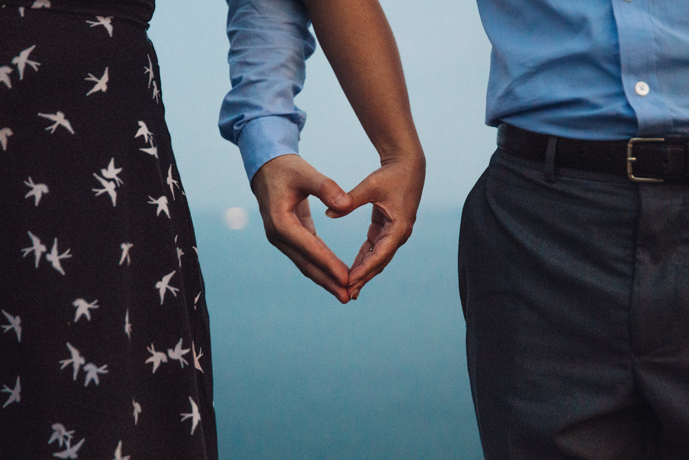 amor e mãos em coração