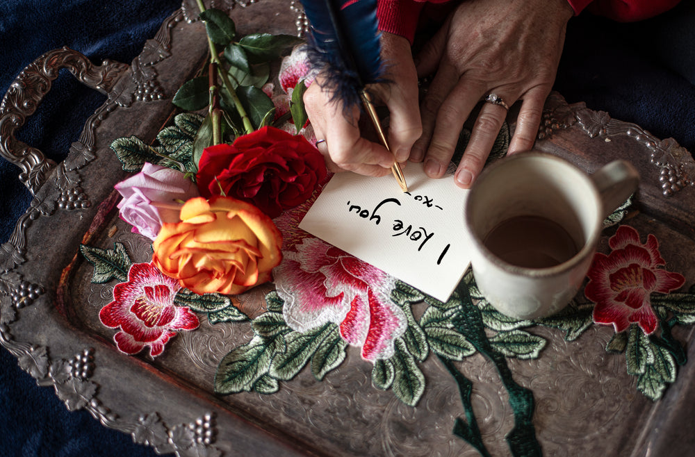 love note and roses