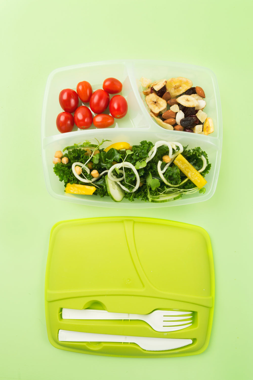 lunch box with cutlery