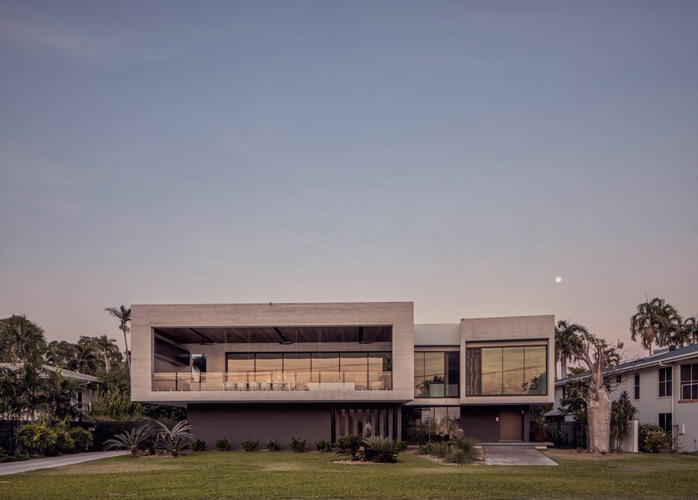 luxurious home in the desert