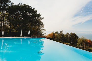 luxury hotel infinity pool