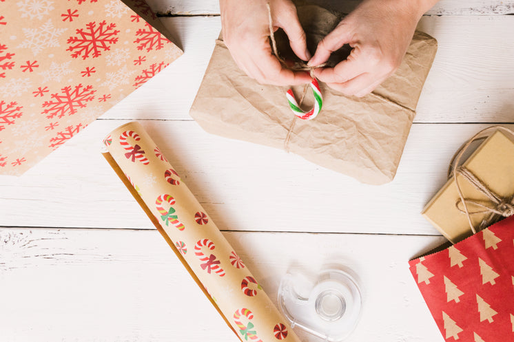 making-gifts-special.jpg?width=746&format=pjpg&exif=0&iptc=0