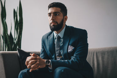 Free Man In Suit Photo — High Res Pictures