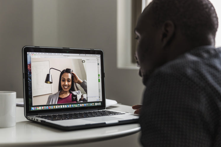 man-woman-video-chat.jpg?width=746&format=pjpg&exif=0&iptc=0