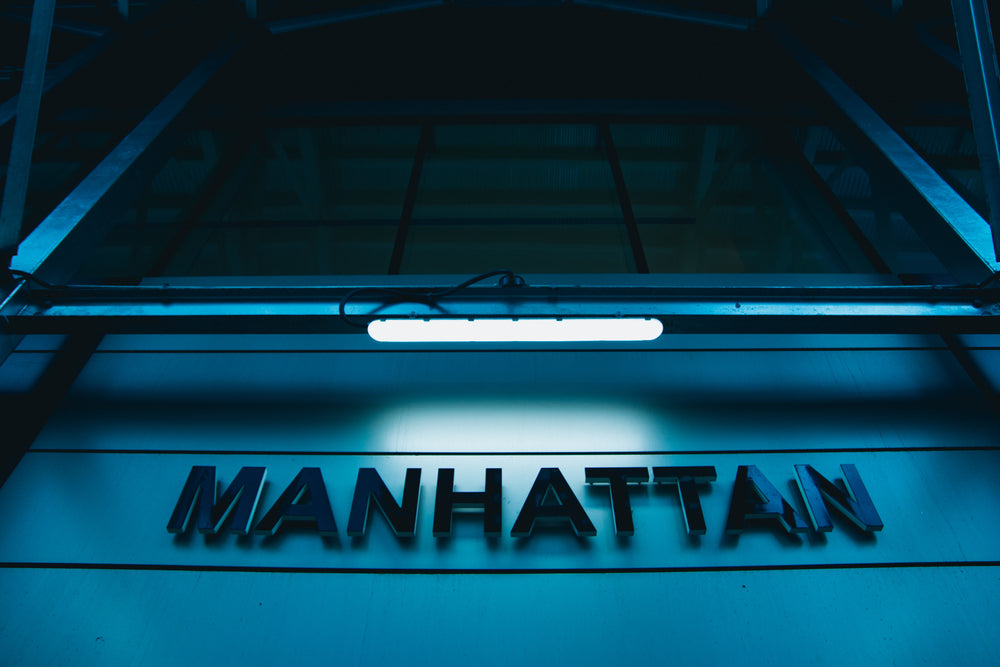 manhatten sign