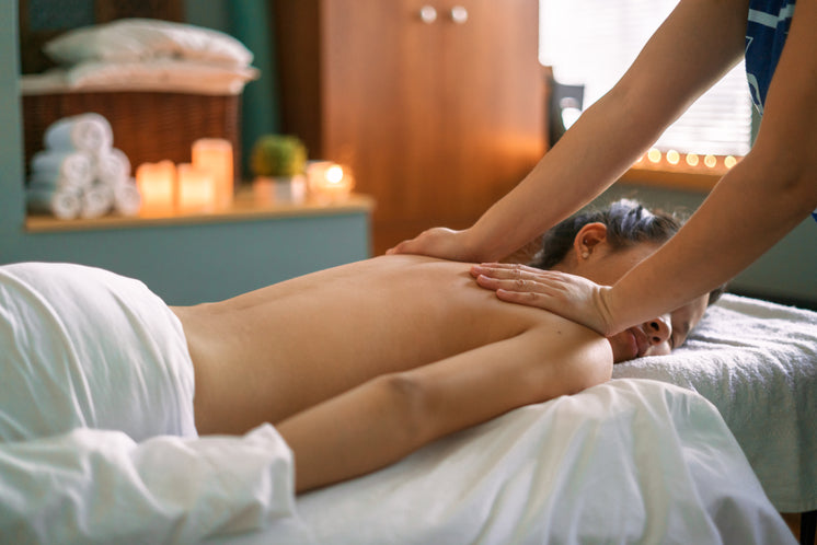 massage-therapy-upper-back.jpg?width=746&format=pjpg&exif=0&iptc=0
