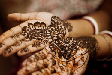 mehndi design with henna tattoo