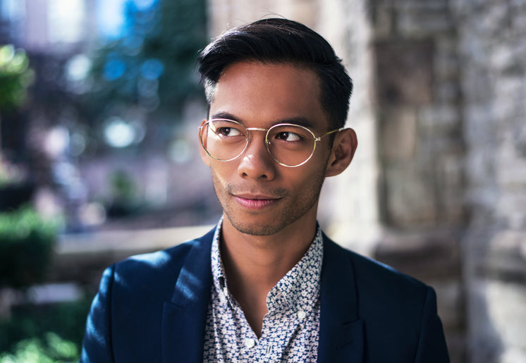 men-s-glasses-modelled.jpg?width=746&format=pjpg&exif=0&iptc=0