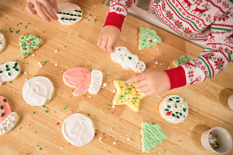 messy-christmas-fun.jpg?width=746&format=pjpg&exif=0&iptc=0
