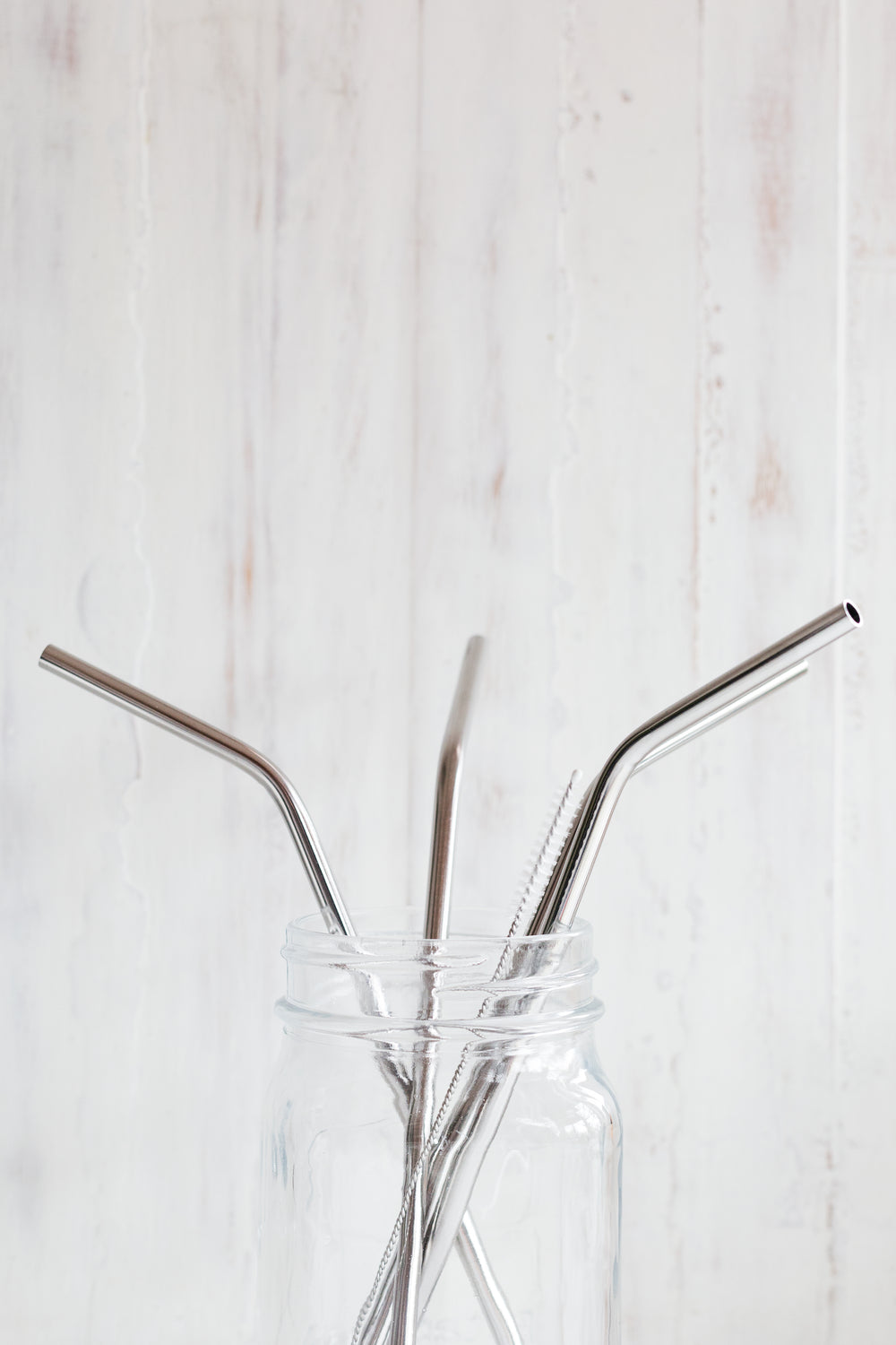 metal straws in jar