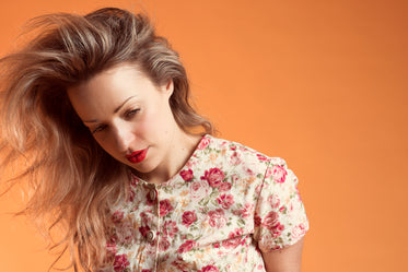 model looks at the ground