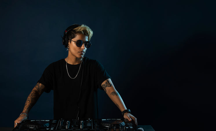 現(xiàn)代音樂(lè)現(xiàn)代DJ