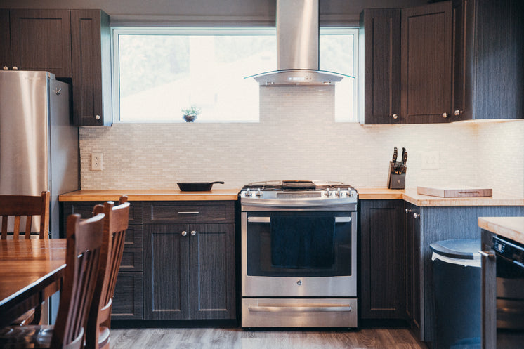 modern-updated-kitchen-interior-home.jpg?width=746&format=pjpg&exif=0&iptc=0