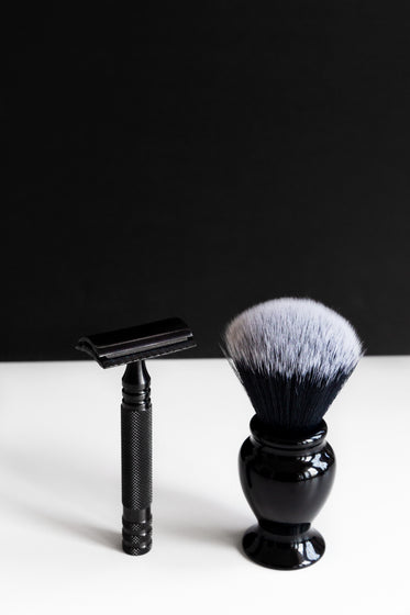 monochromatic shaving tools