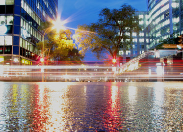 montreal night light streaks