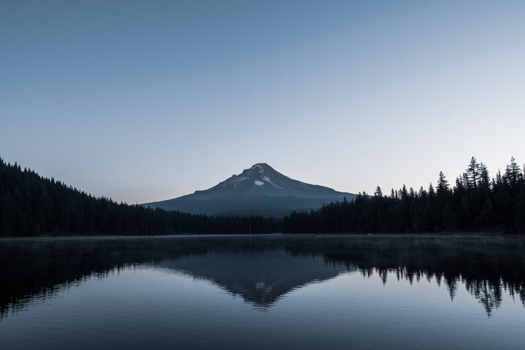 日出山景