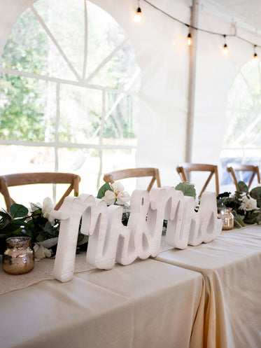 mr and mrs sign on table of honor