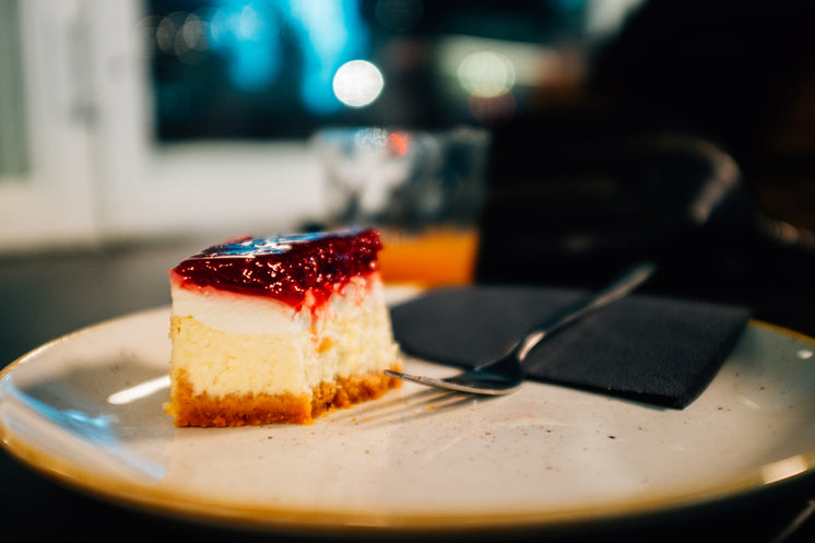 nearly-finished-slice-of-cheesecake.jpg?