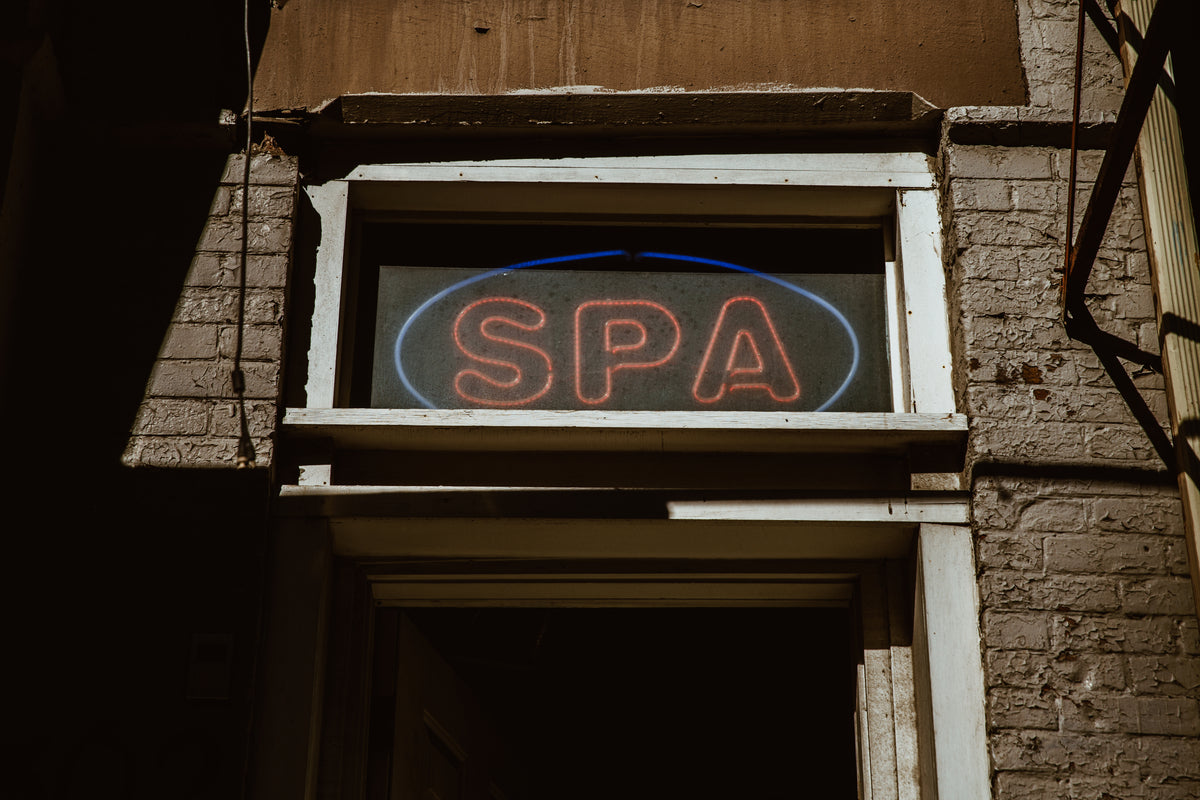 neon spa sign